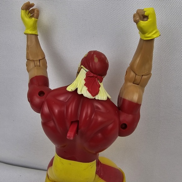 Vintage WCW Hulk Hogan "Hulkster" Wrestling Action Figure by Marvel Ent. 2000 - Picture 9 of 9